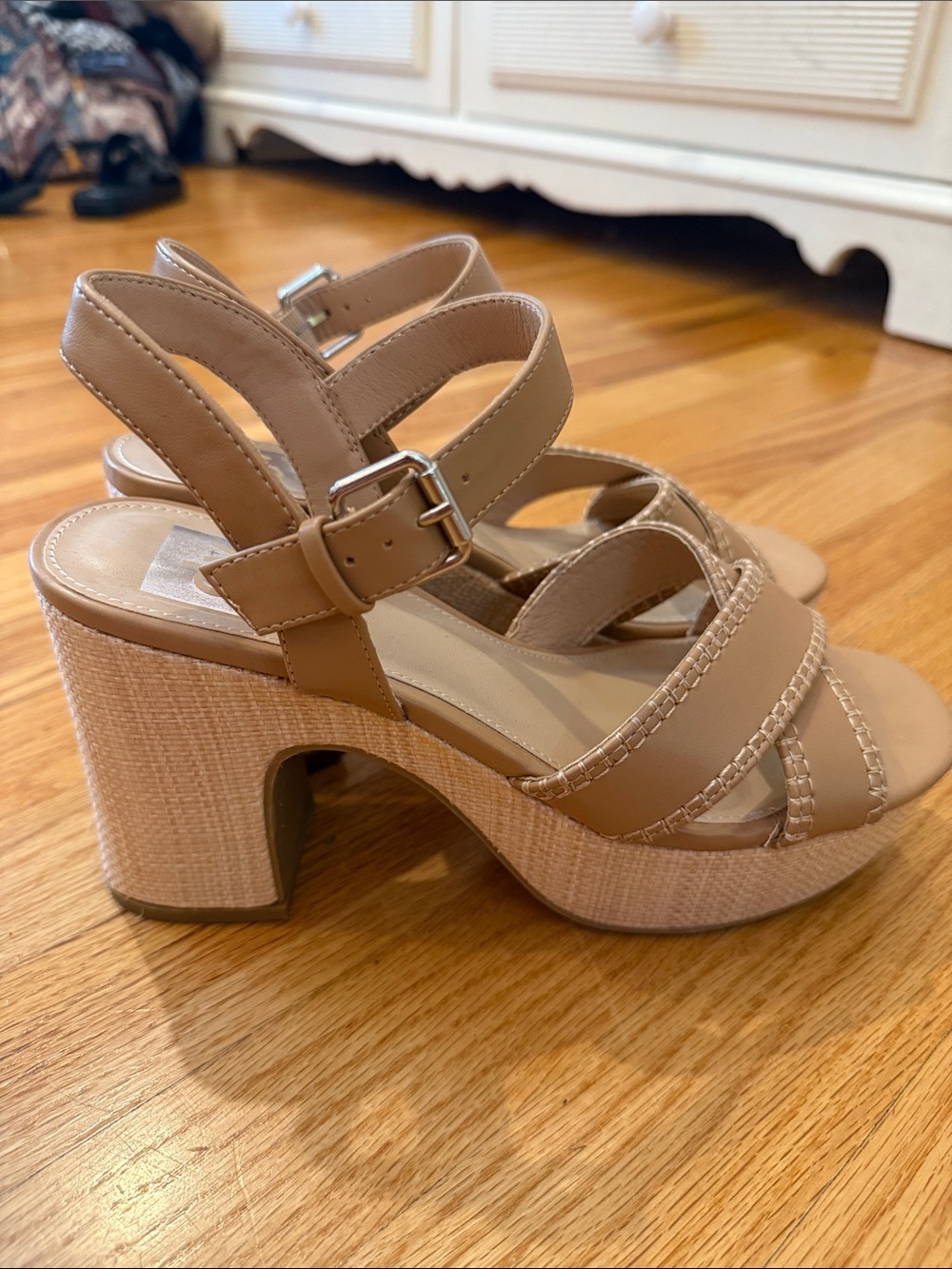 Dolce Vita Tan Wedges - Picture 2 of 5